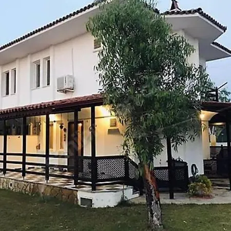 ​fethiyede Bulunan Olimpik Havuzlu ヴィラ フェティエ